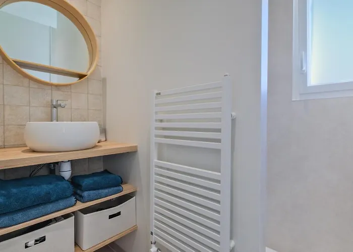 Le Clos De Jade - Appt 3 Etoiles Avec Piscine Partagee